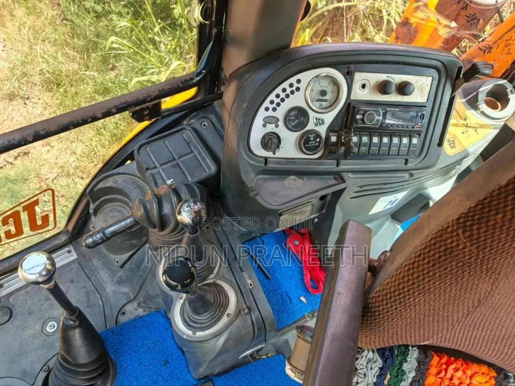 JCB 3CX 2006 Heavy-Duty (Used)