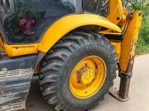 JCB 3CX 2006 Heavy-Duty (Used)