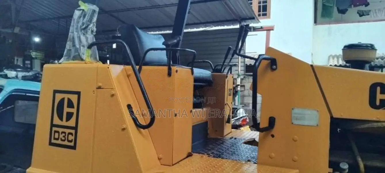CAT D3C 2003 Heavy-Duty (Used)