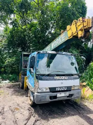Isuzu Isuzu 1987 Heavy-Duty (Used)