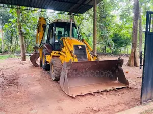 JCB 3CX 2001 Heavy-Duty (Used)