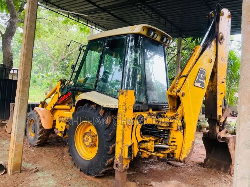 JCB 3CX 2001 Heavy-Duty (Used)