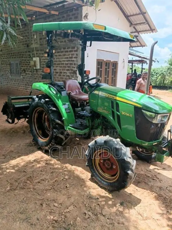 John-Deere 3035E 2017 Tractor (Used)