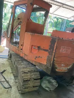 Hitachi -70 2012 Heavy-Duty (Used)
