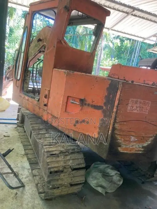 Hitachi -70 2012 Heavy-Duty (Used)