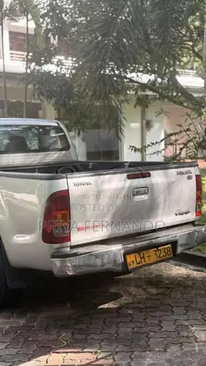 Toyota Hilux Vigo 2010 Pickup (Used)