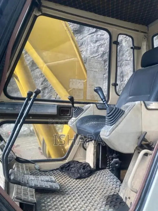 CAT 120 1998 Heavy-Duty (Used)