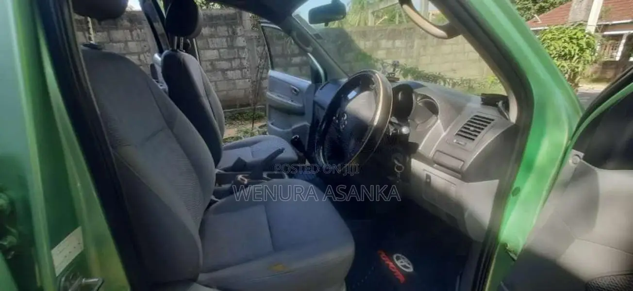 Toyota Hilux 2005 Pickup Unregistered (Recondition)
