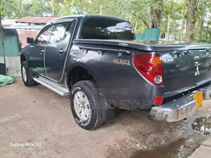 Mitsubishi L200 2008 Pickup (Used)