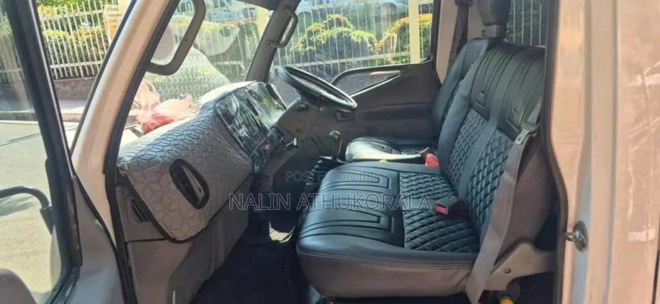 Mitsubishi Canter 2006 Crew Cab (Used)
