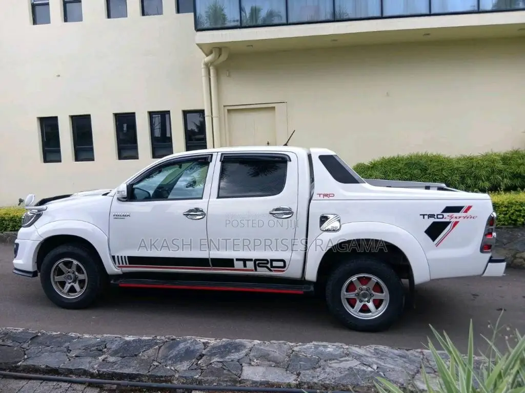 Toyota Hilux 2015 Pickup (Used)