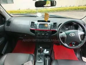 Toyota Hilux 2015 Pickup (Used)