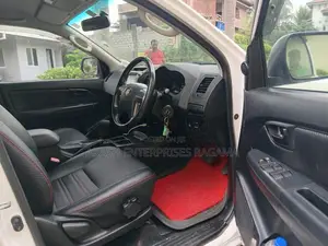 Toyota Hilux 2015 Pickup (Used)
