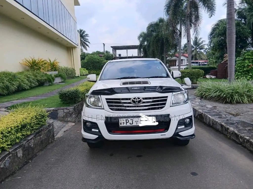 Toyota Hilux 2015 Pickup (Used)