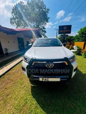 Toyota Hilux 2025 Pickup (Used)