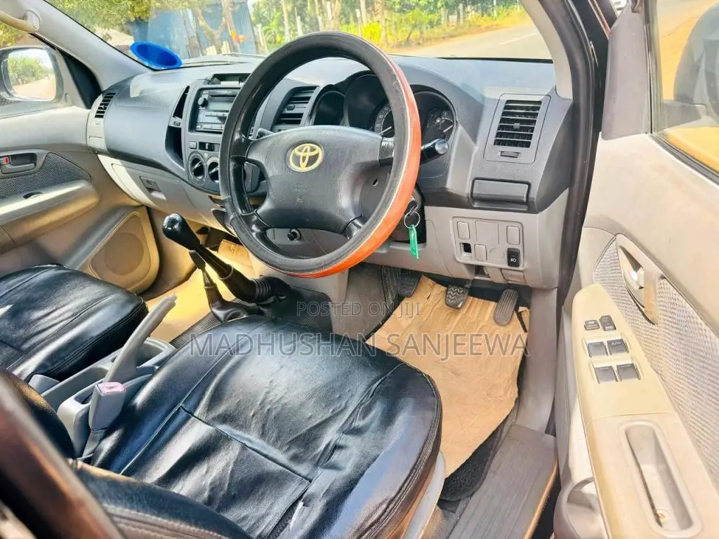Toyota Hilux 2006 Pickup (Used)