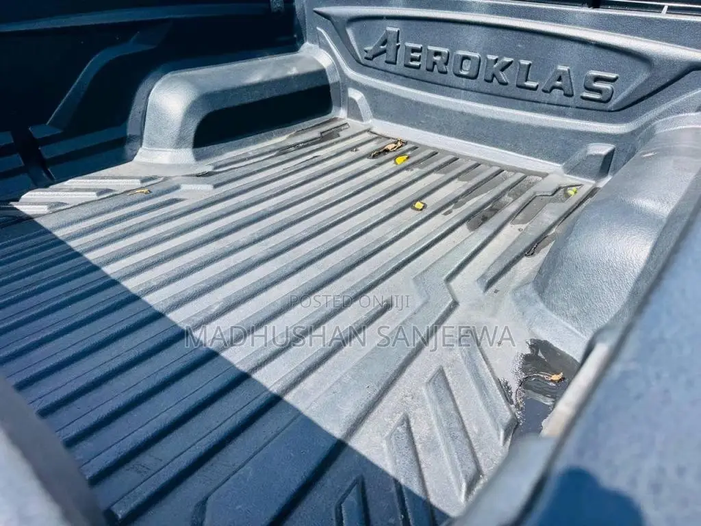 Toyota Hilux 2006 Pickup (Used)