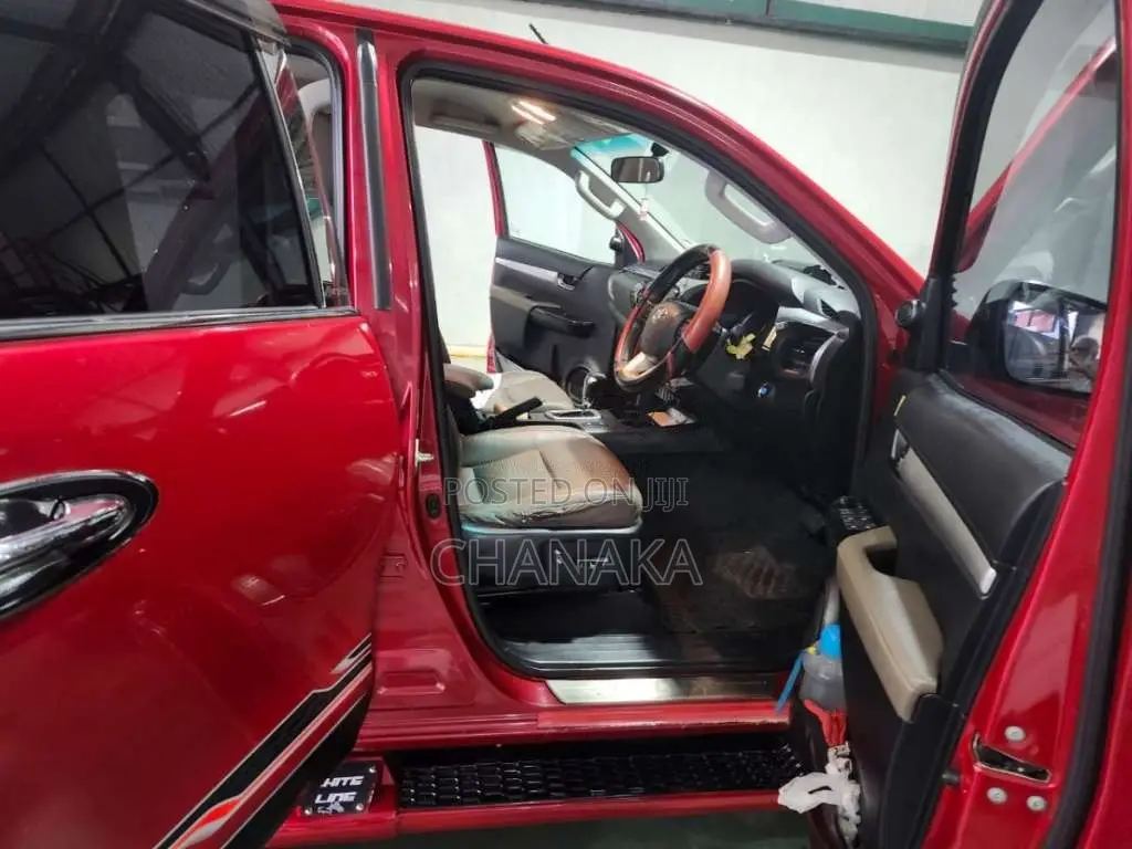 Toyota Hilux Revo 2016 Pickup (Used)