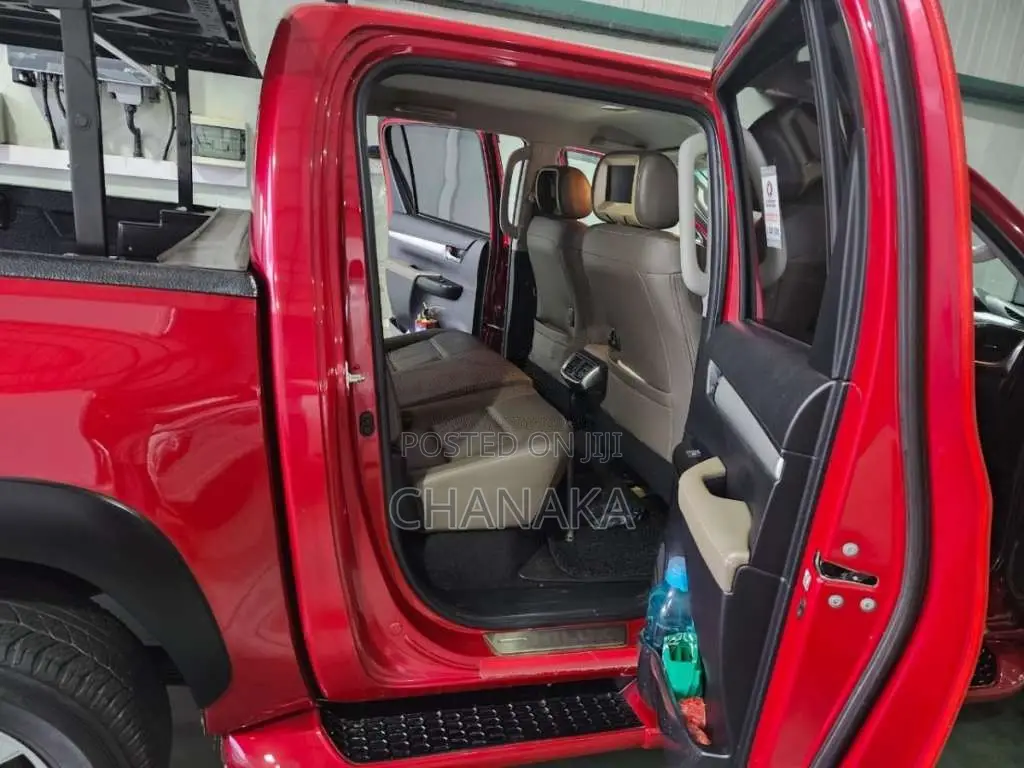 Toyota Hilux Revo 2016 Pickup (Used)