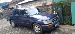 Toyota Hilux 2000 Pickup (Used)