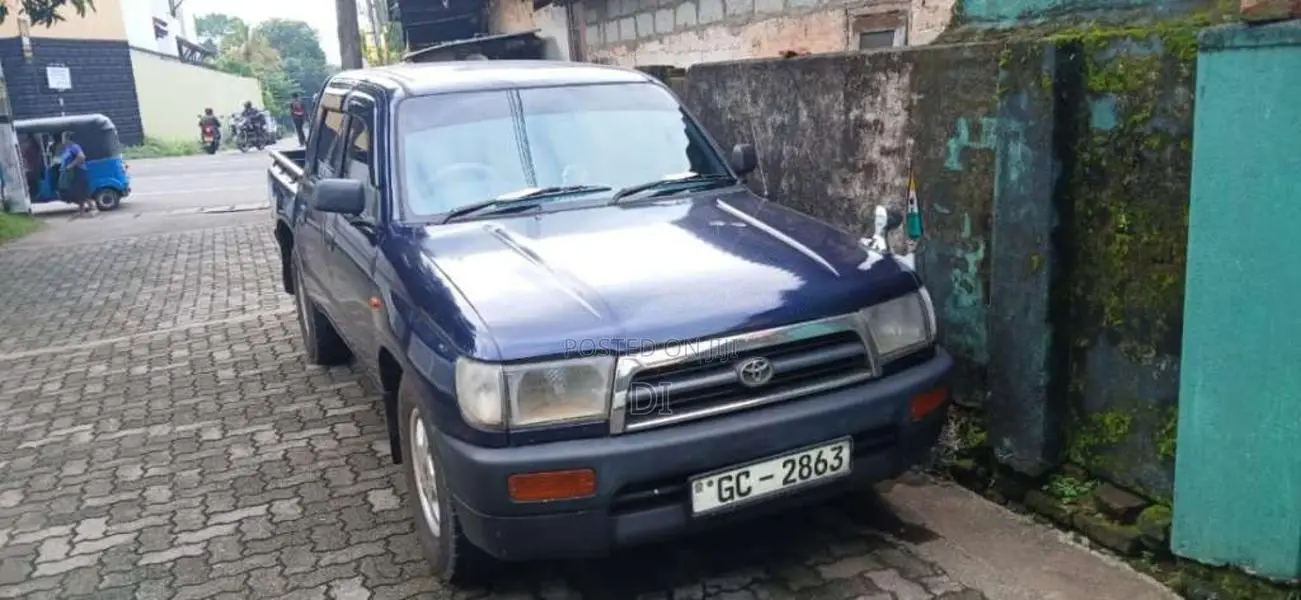 Toyota Hilux 2000 Pickup (Used)