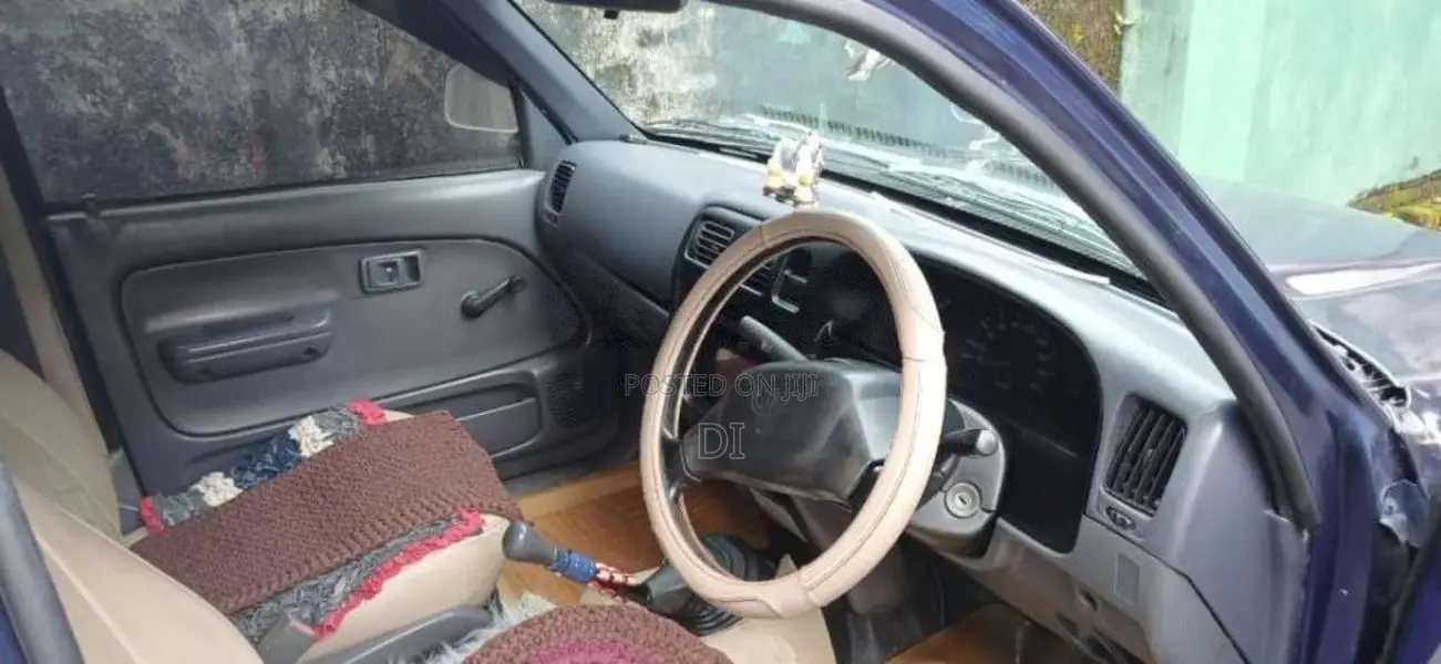 Toyota Hilux 2000 Pickup (Used)