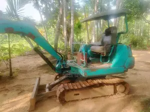 Komatsu Excavator 20-7 2001 Heavy-Duty (Used)