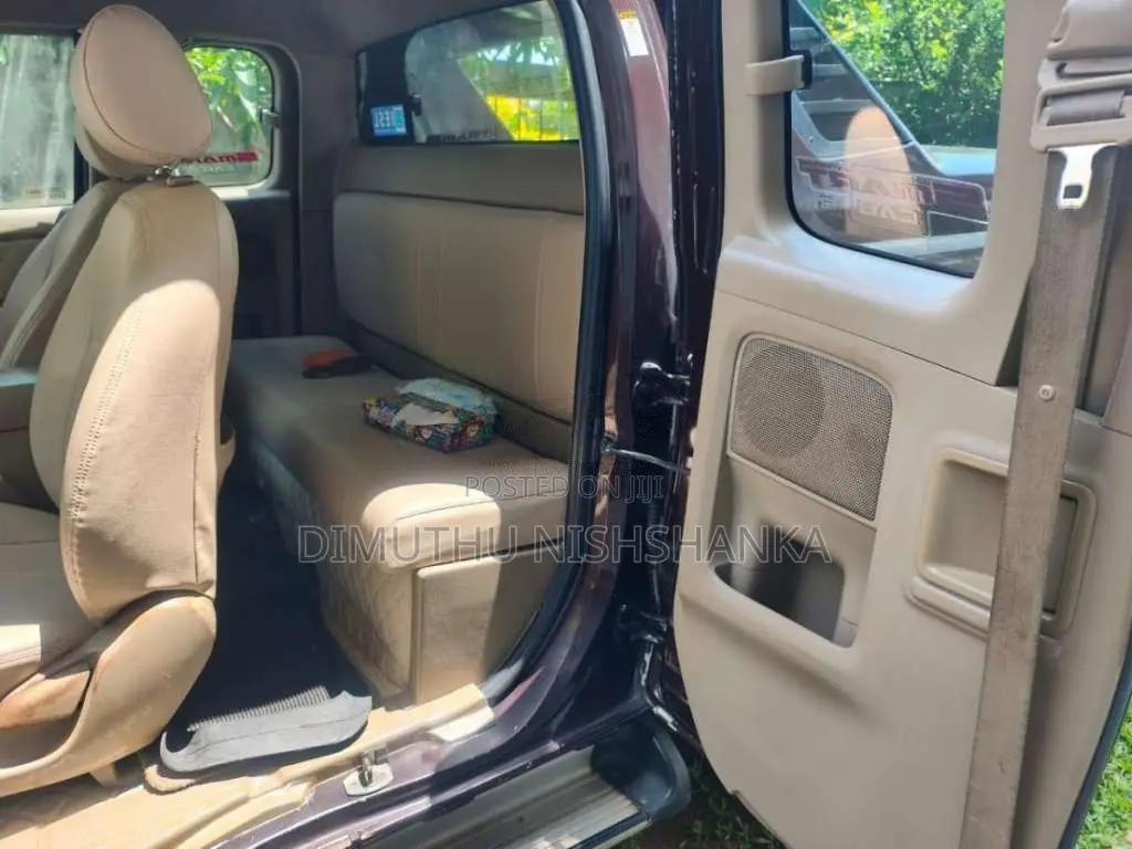 Toyota Hilux VIGO 2010 Pickup (Used)