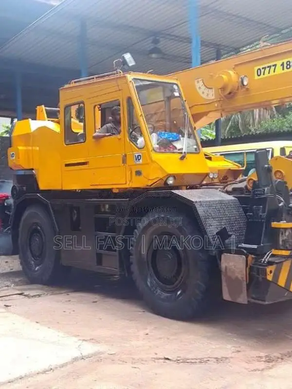 Other 25 TON Crane 1990 Heavy-Duty (Used)