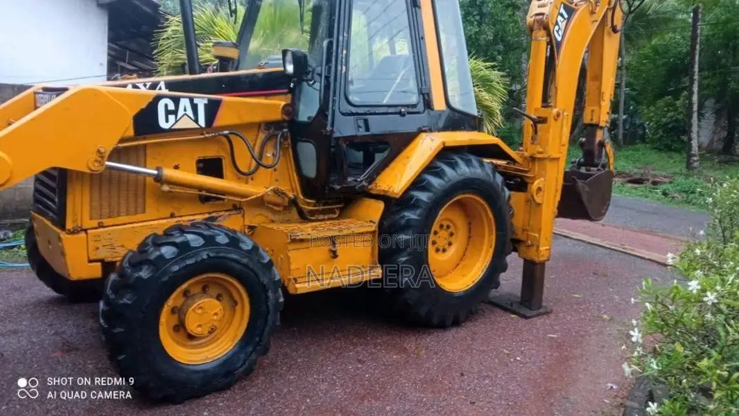 CAT 428 2000 Heavy-Duty (Used)