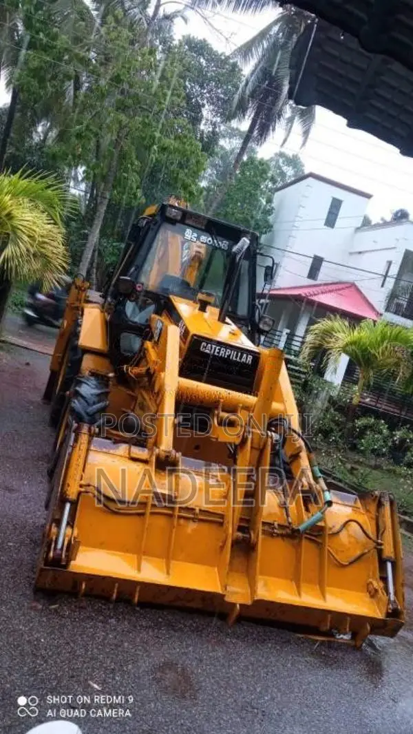 CAT 428 2000 Heavy-Duty (Used)