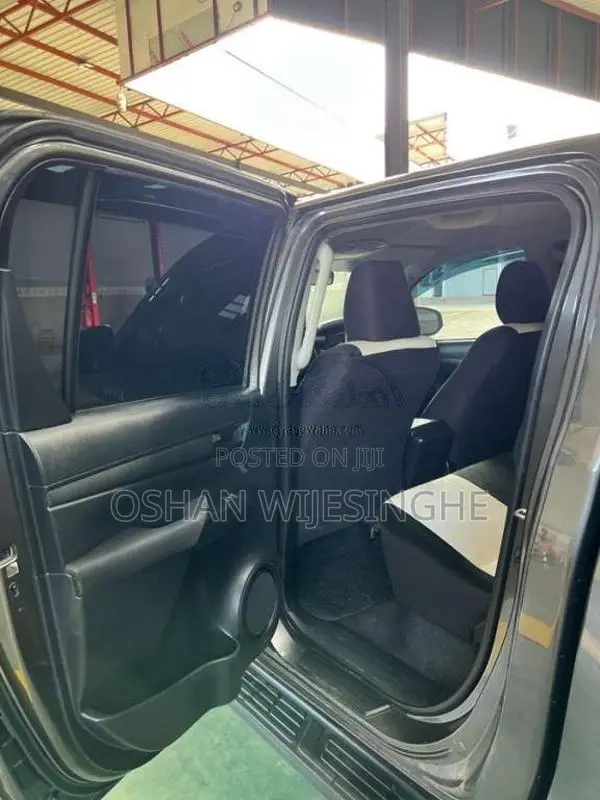 Toyota Hilux 2016 Pickup (Used)