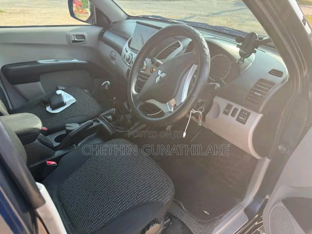Mitsubishi L200 2015 Pickup (Used)