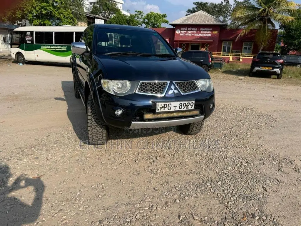Mitsubishi L200 2015 Pickup (Used)