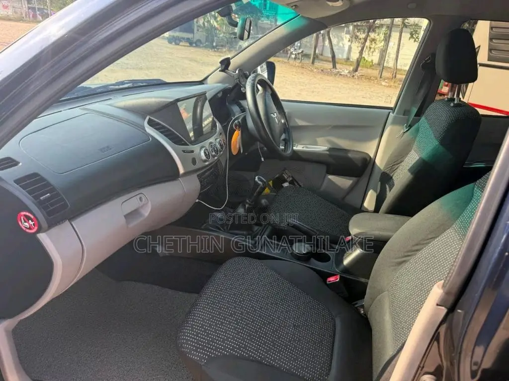 Mitsubishi L200 2015 Pickup (Used)