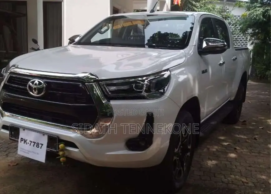Toyota Hilux 2025 Pickup (Used)
