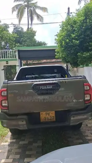 Toyota Hilux 2024 Pickup (Used)