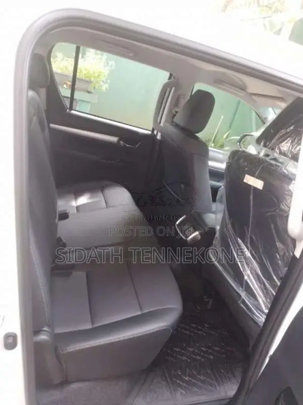 Toyota Hilux 2025 Pickup (Used)
