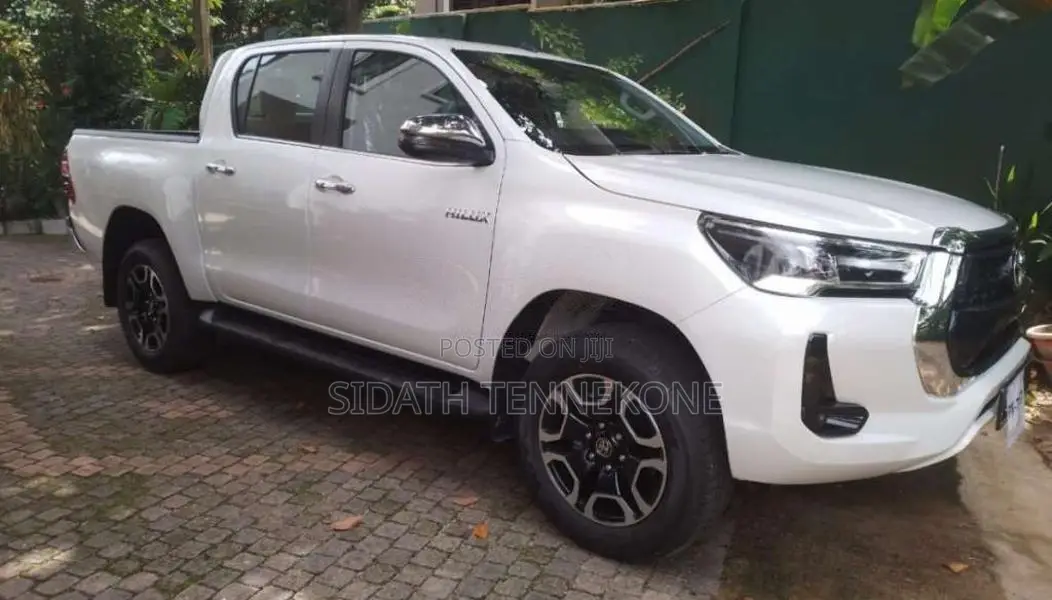 Toyota Hilux 2025 Pickup (Used)