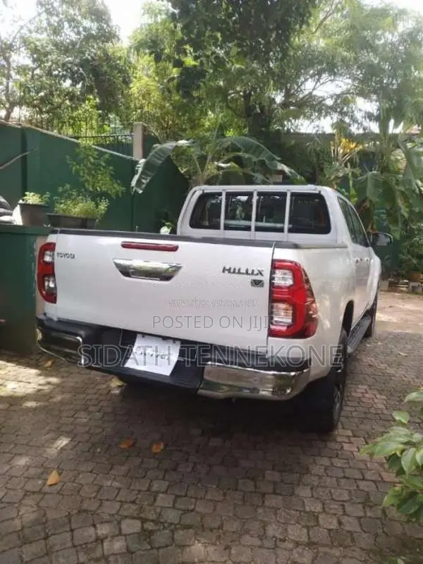 Toyota Hilux 2025 Pickup (Used)
