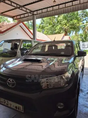 Toyota Hilux Revo 2016 Pickup (Used)