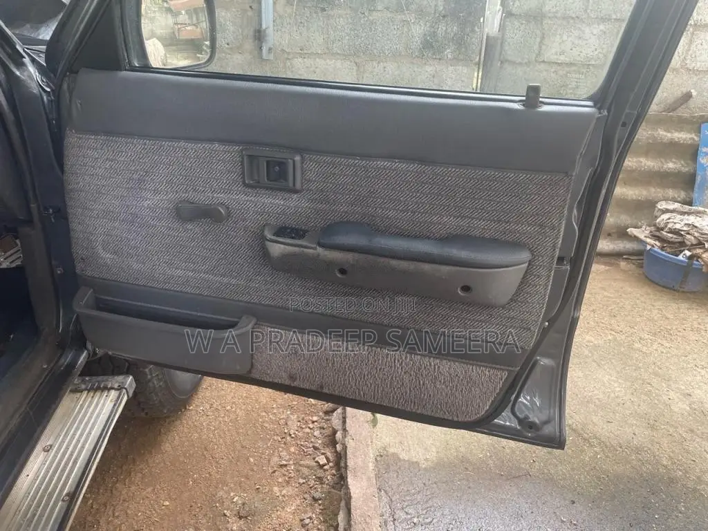 Toyota Hilux 107 SSR 1992 Pickup (Used)