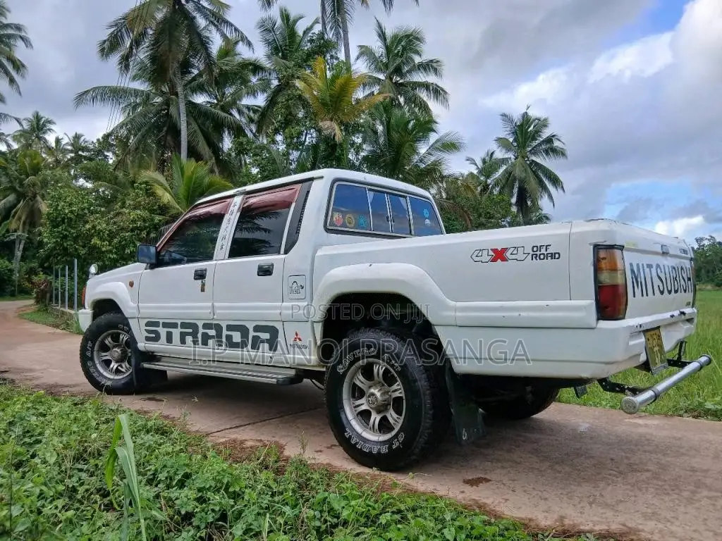 Mitsubishi Strada 1994 Pickup (Used)