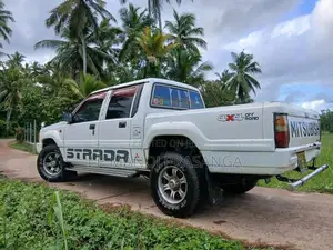 Mitsubishi Strada 1994 Pickup (Used)