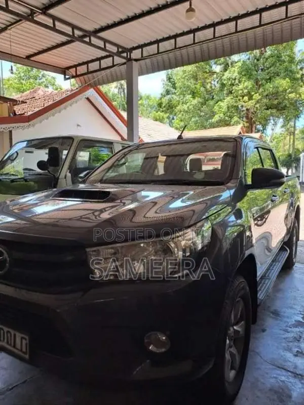Toyota Hilux Revo 2016 Pickup (Used)