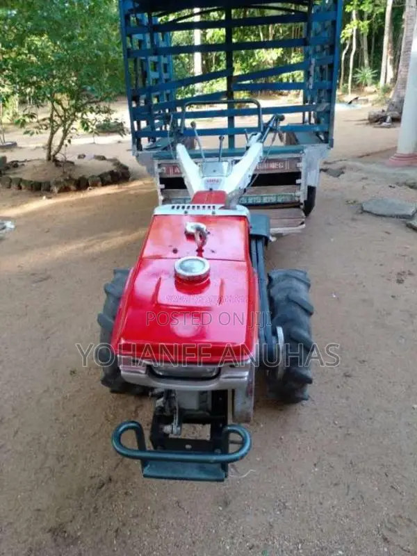 Isuzu K700 2011 Tractor (Used)