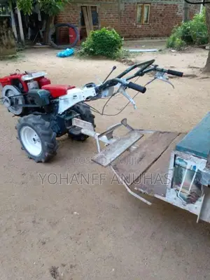 Isuzu K700 2011 Tractor (Used)