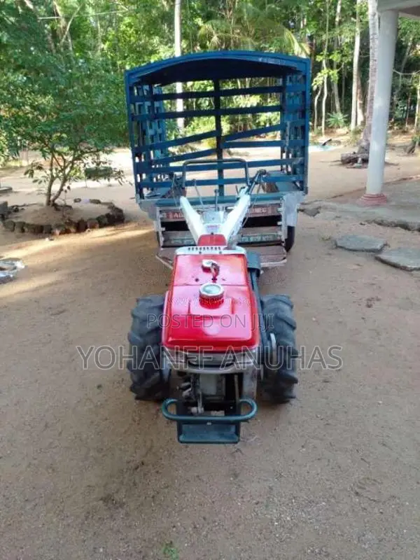 Isuzu K700 2011 Tractor (Used)
