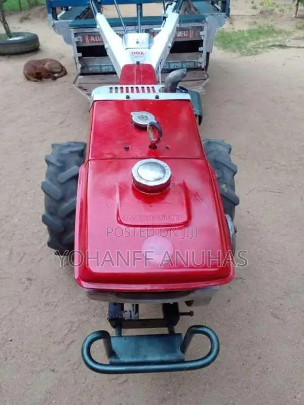 Isuzu K700 2011 Tractor (Used)