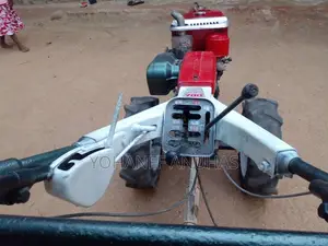 Isuzu K700 2011 Tractor (Used)